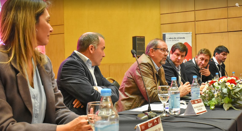 Sergio Camacho “Salta tiene dos objetivos prioritarios en los que trabaja: finalizar 2.000 casas y reinventar el IPV”