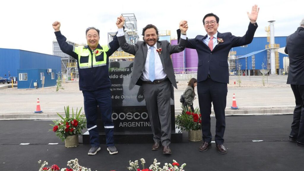 Salta inauguró la primera planta comercial de producción de hidróxido de litio del país