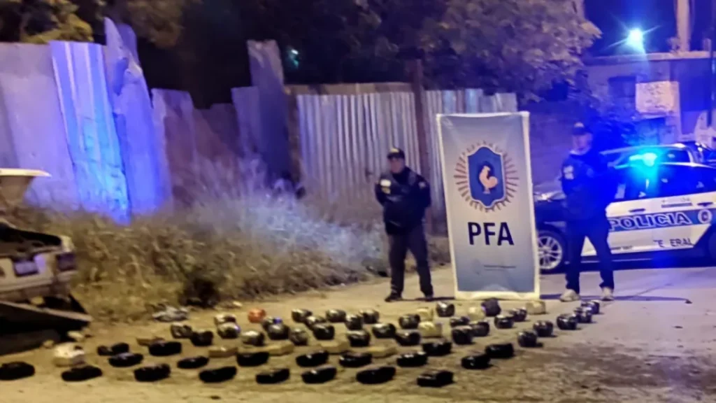 Arresto y aprehensión de una importante carga de estupefacientes