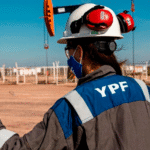 Petroleras advierten nuevos aumentos en combustibles, aunque YPF mantiene sus precios