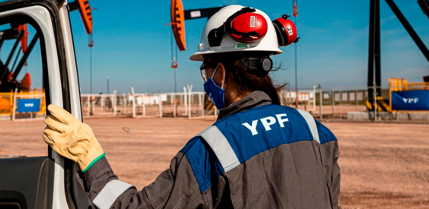 Petroleras advierten nuevos aumentos en combustibles, aunque YPF mantiene sus precios