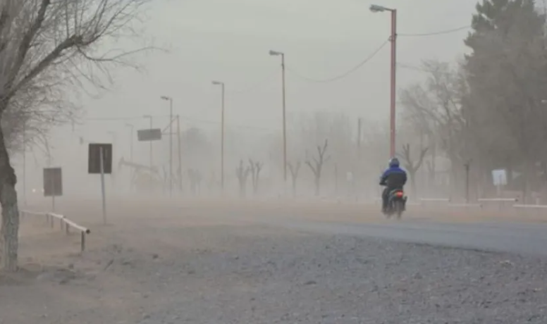 Jornada ventosa y con frío en Salta: advierten por condiciones climáticas adversas