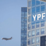 La jueza Preska rechazó suspender la orden de que la Argentina le entregue las acciones de YPF a un fondo buitre