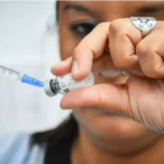 Desde el miércoles estarán disponibles las vacunas contra el dengue en las zonas priorizadas