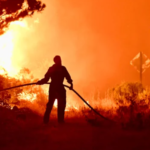 El fuego no da tregua y se reactivaron focos en el Parque Nacional Los Alerces