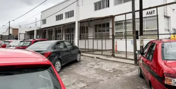 La AMT otorgó una prórroga para los modelos vencidos de taxis y remises