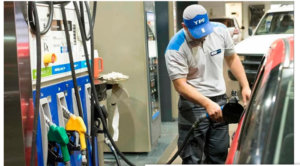 Qué pasará con el precio del combustible en los próximos días